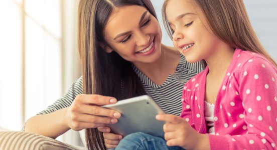 Padres activos en redes sociales son el mejor factor de protección para sus hijos frente a los riesgos de internet