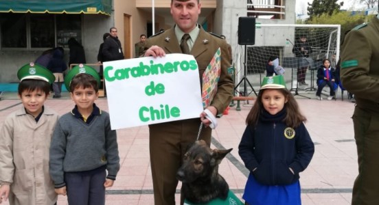 Carabineros de Chile visitó a las Sedes de First y Primary
